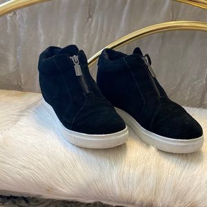 Blondo Glenda Suede Waterproof Sneakers